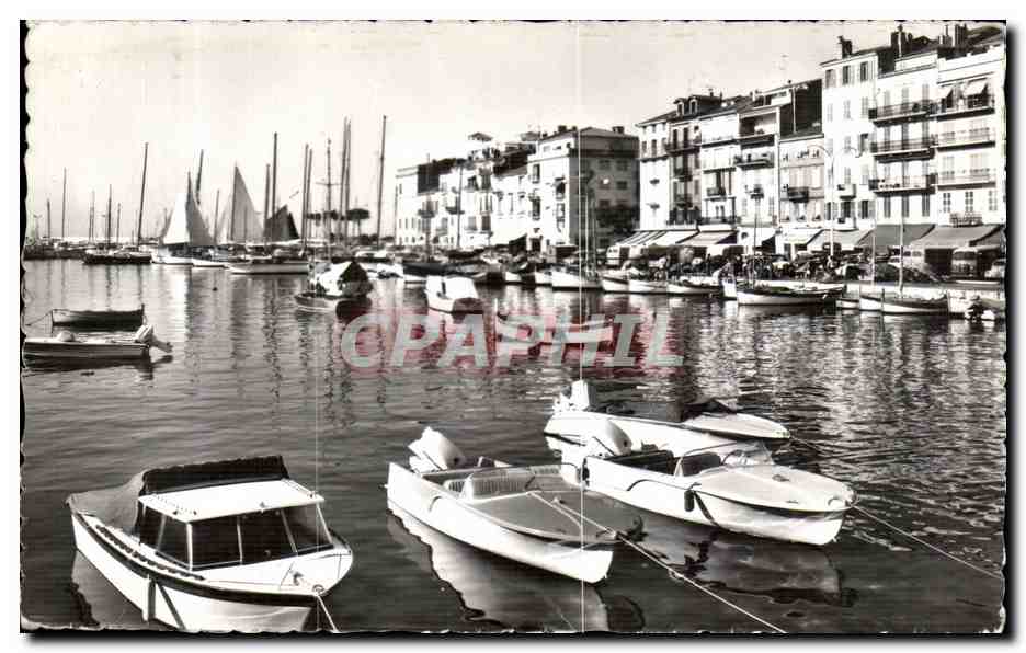 CPA La Cote D Azur Cannes Le Quai Saint Pierre Bateaux