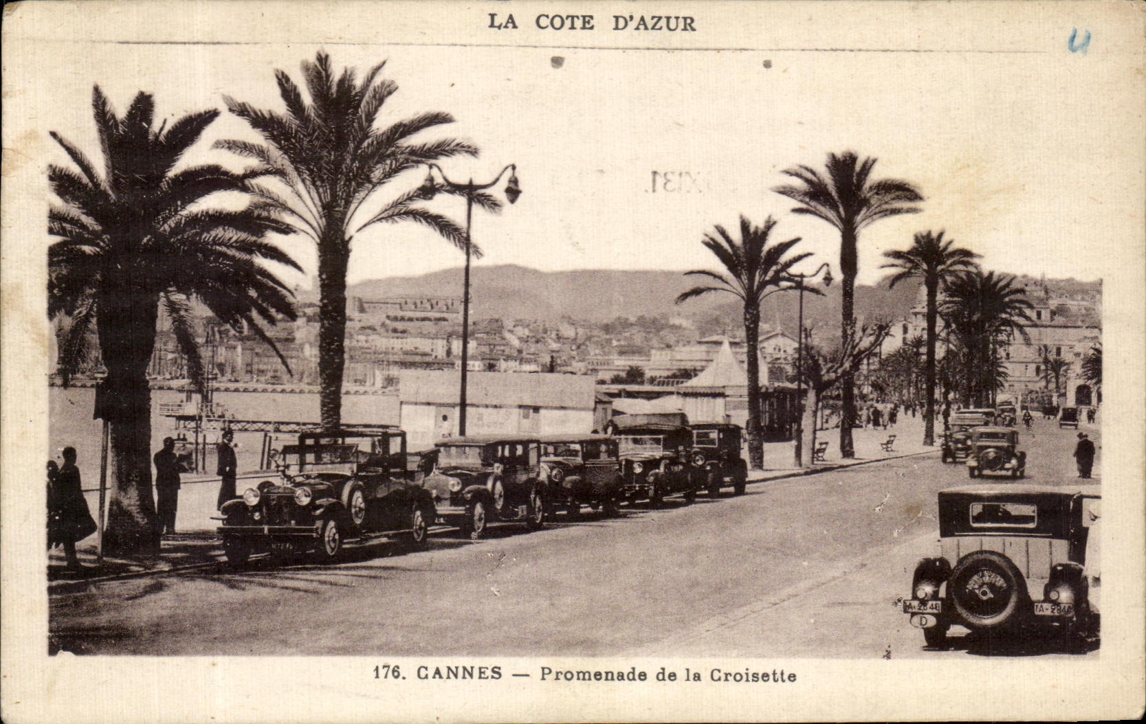 CPA La Cote D Azur Cannes Promenade de la Croisette Automobile