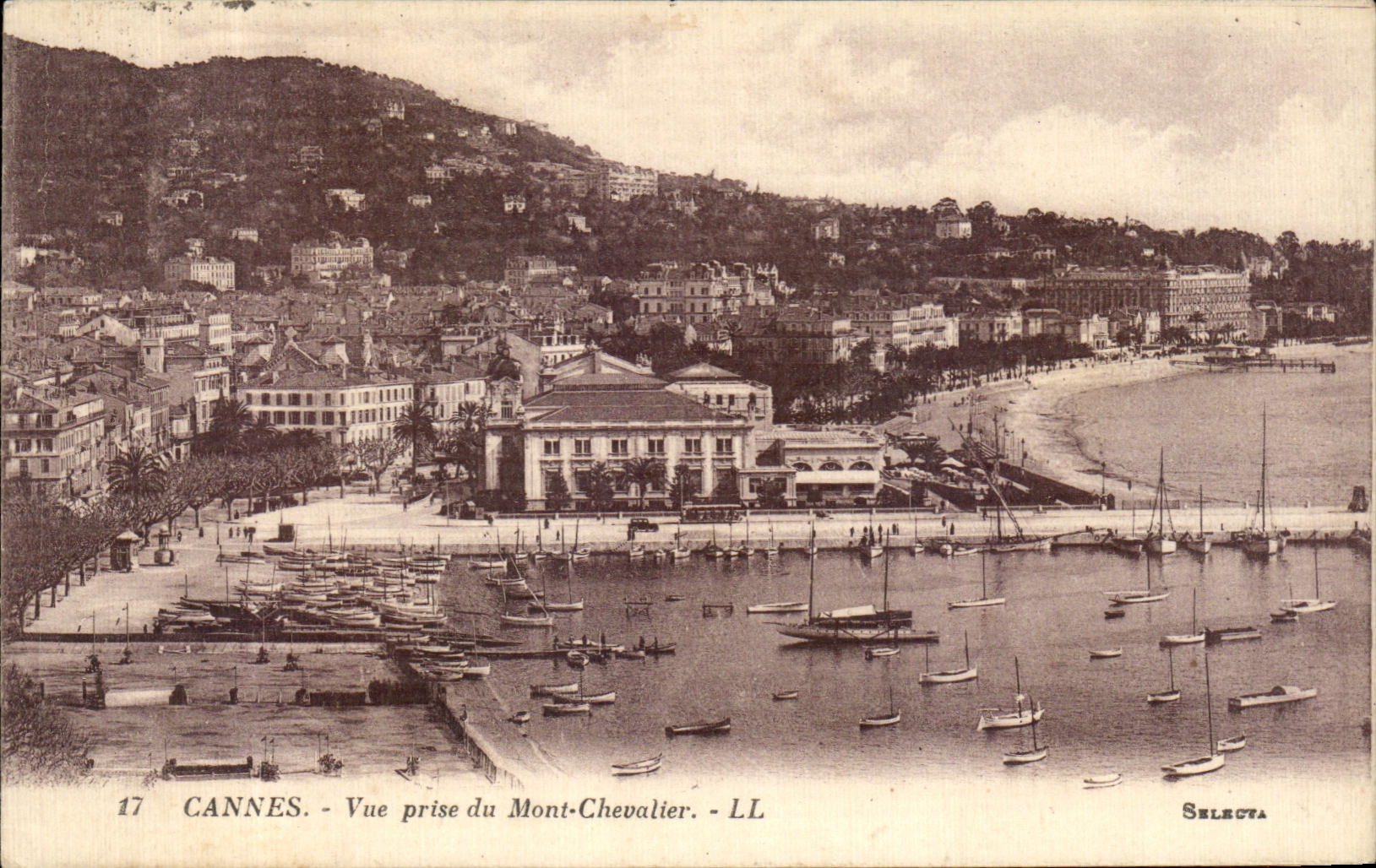 CPA Cannes Vue prise du Mont Chevalier Bateaux
