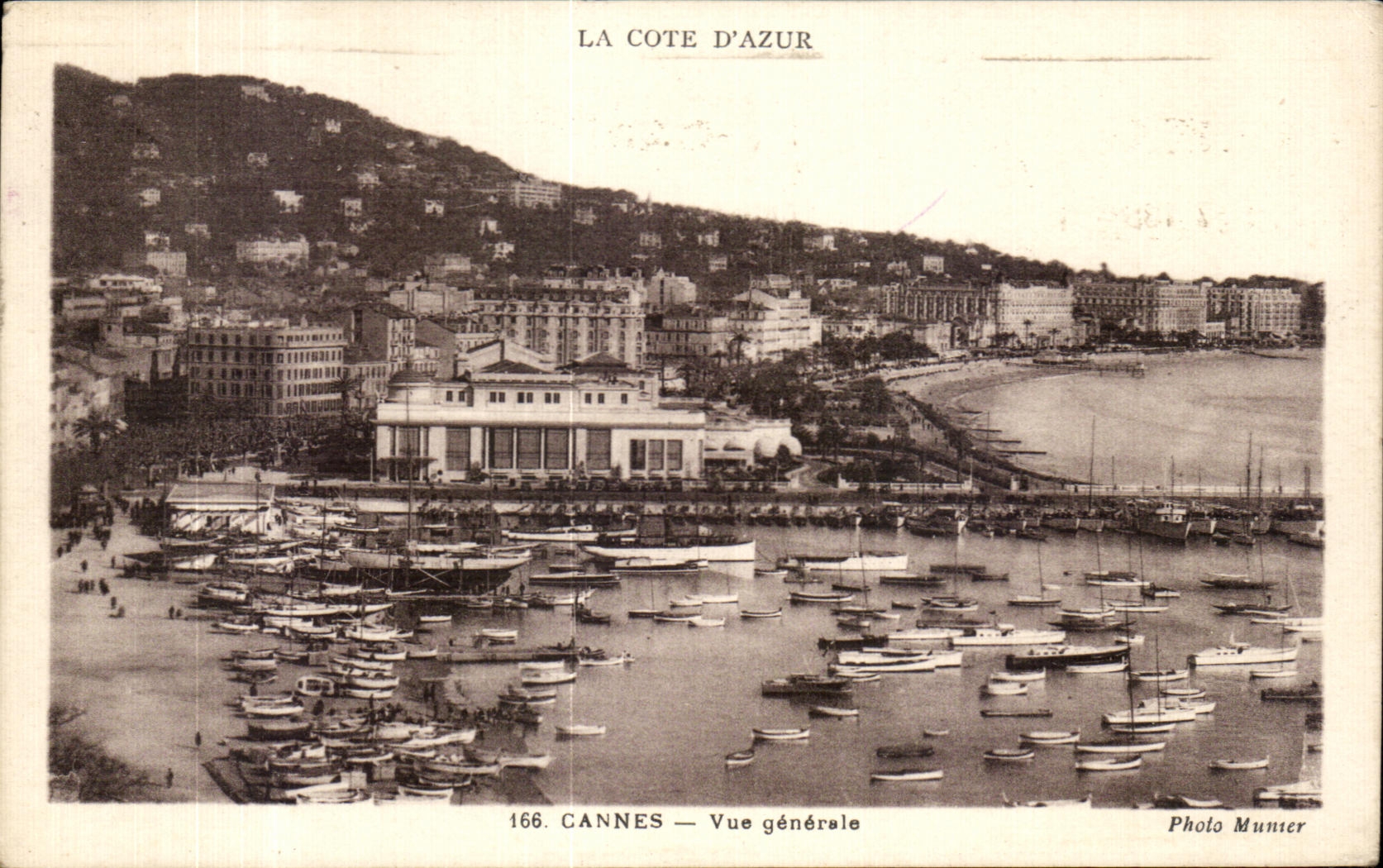 CPA Cannes Vue Generale Bateaux