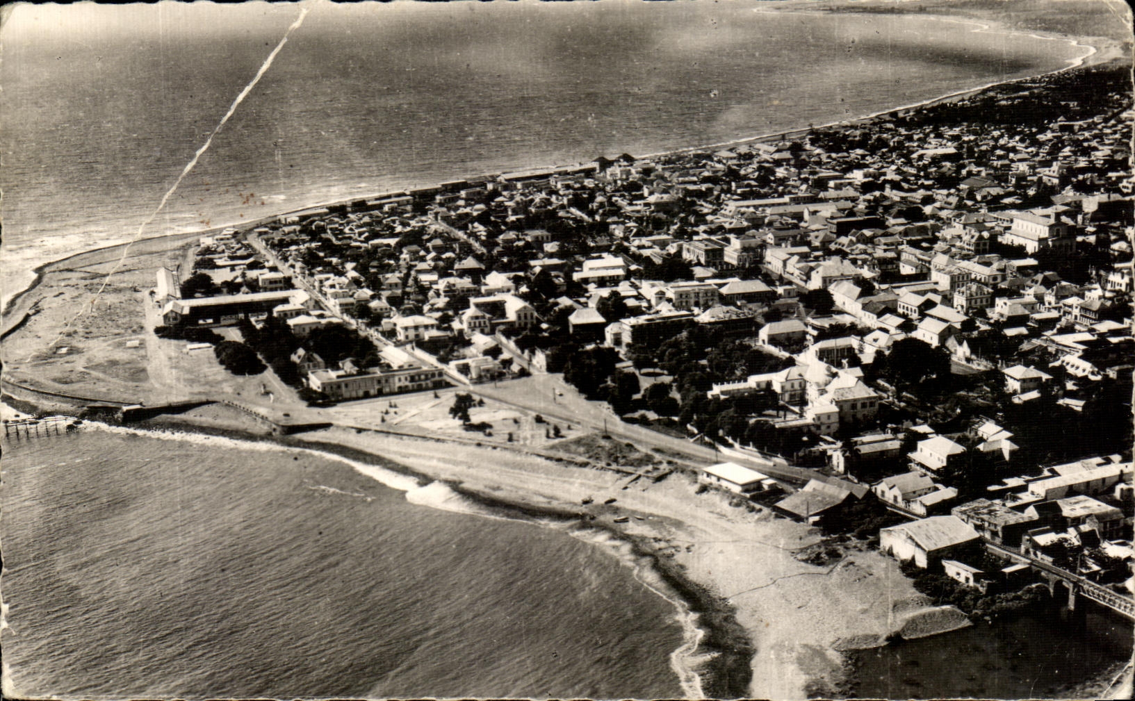 CPA Ile De La Reunion Saint Denis La Pointe du Jardin Vue aerienne