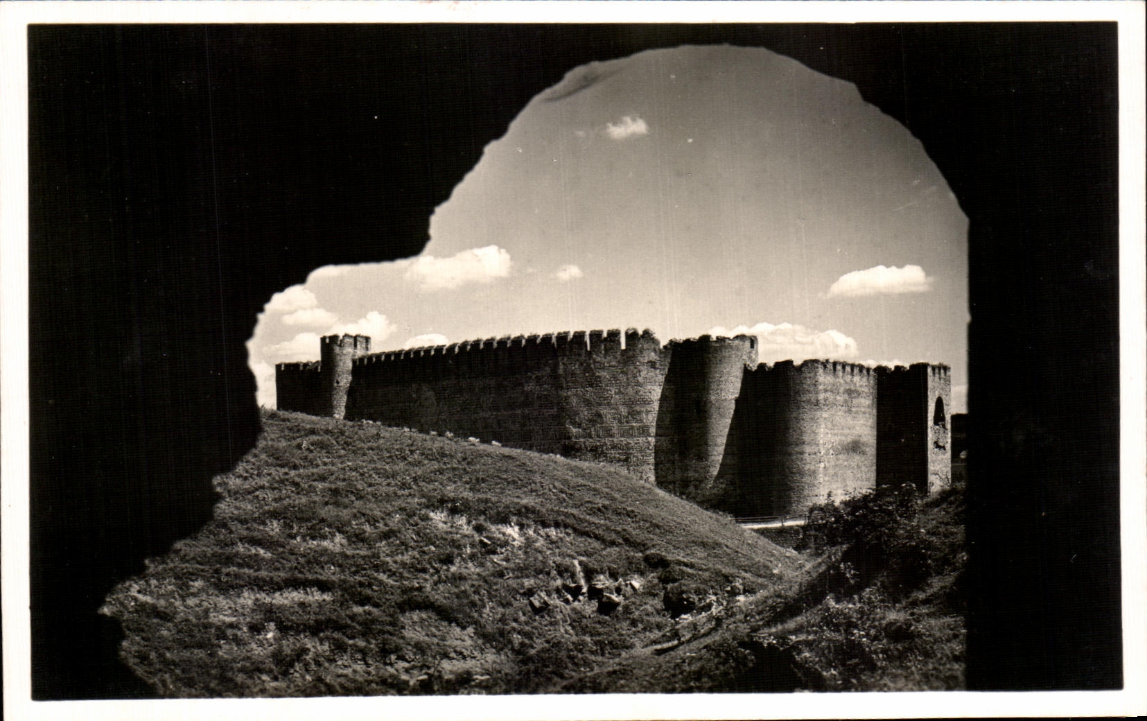 CPA Romania Basarabla Chateau Fort de Hotin XVI eme Secle Festung Hotin XVI Jahrhundert Roumanie