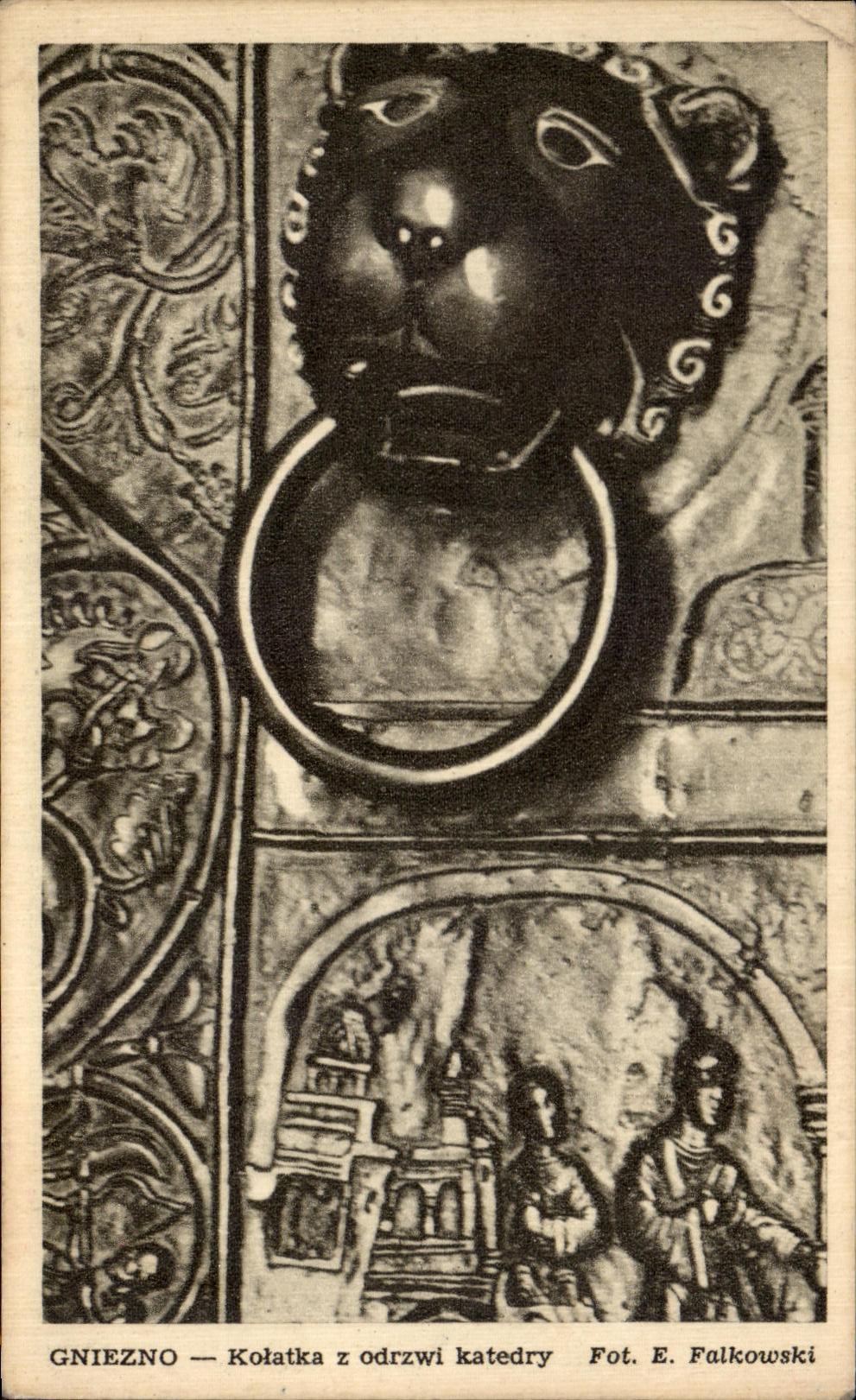 Gniezno — Tür mit Löwenkopfmotiv vom Eingang der Kathedrale — Foto von E. Falkowski