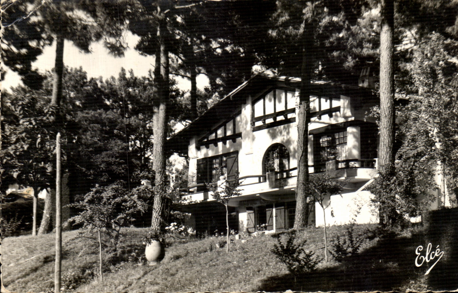 Villa dans les pins — Arcachon — Éditeur Elcée