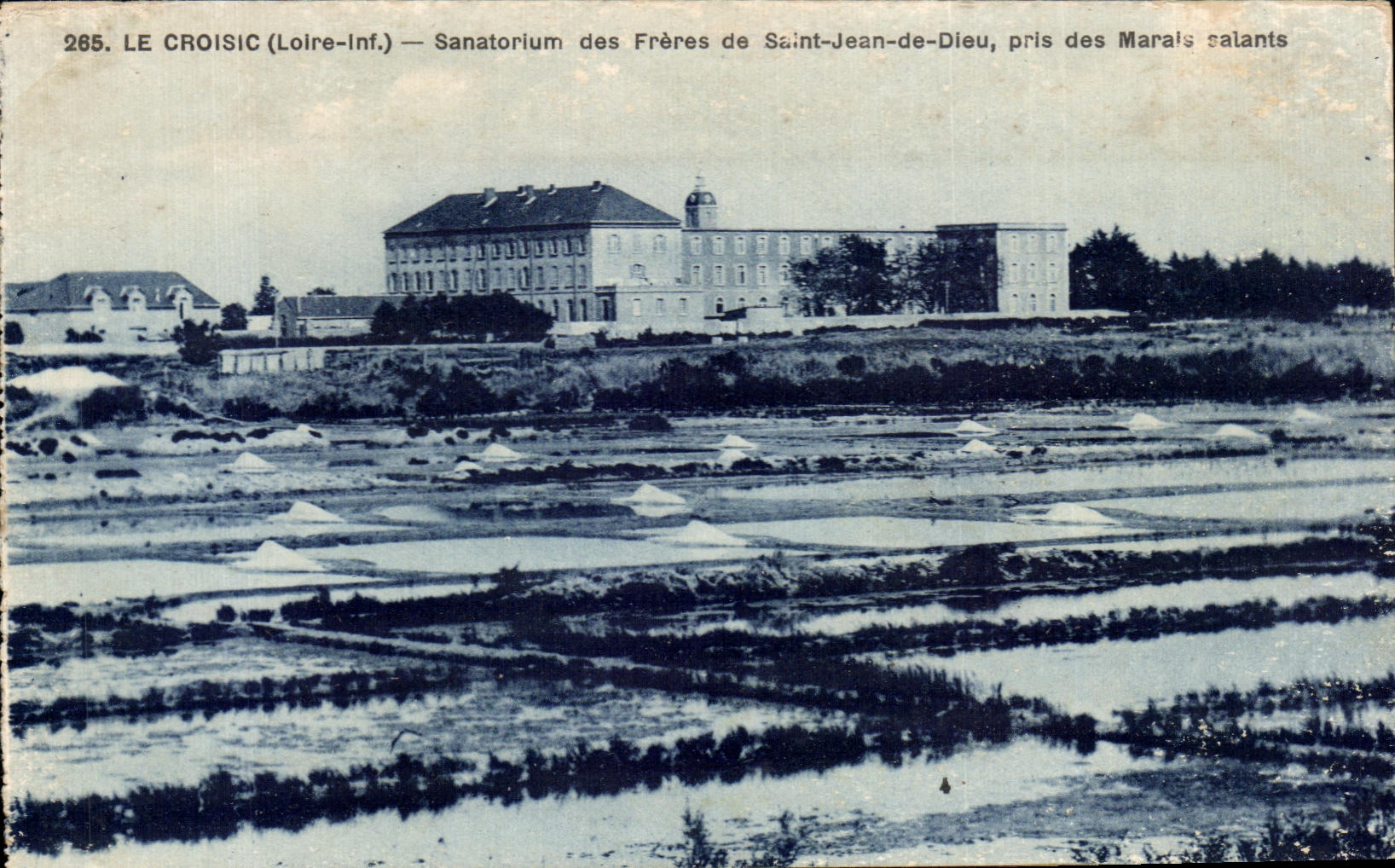 CPA Le Croisic Loire inf Sanatorium des Freres de Saint jean de Dieu pris des Marais salants