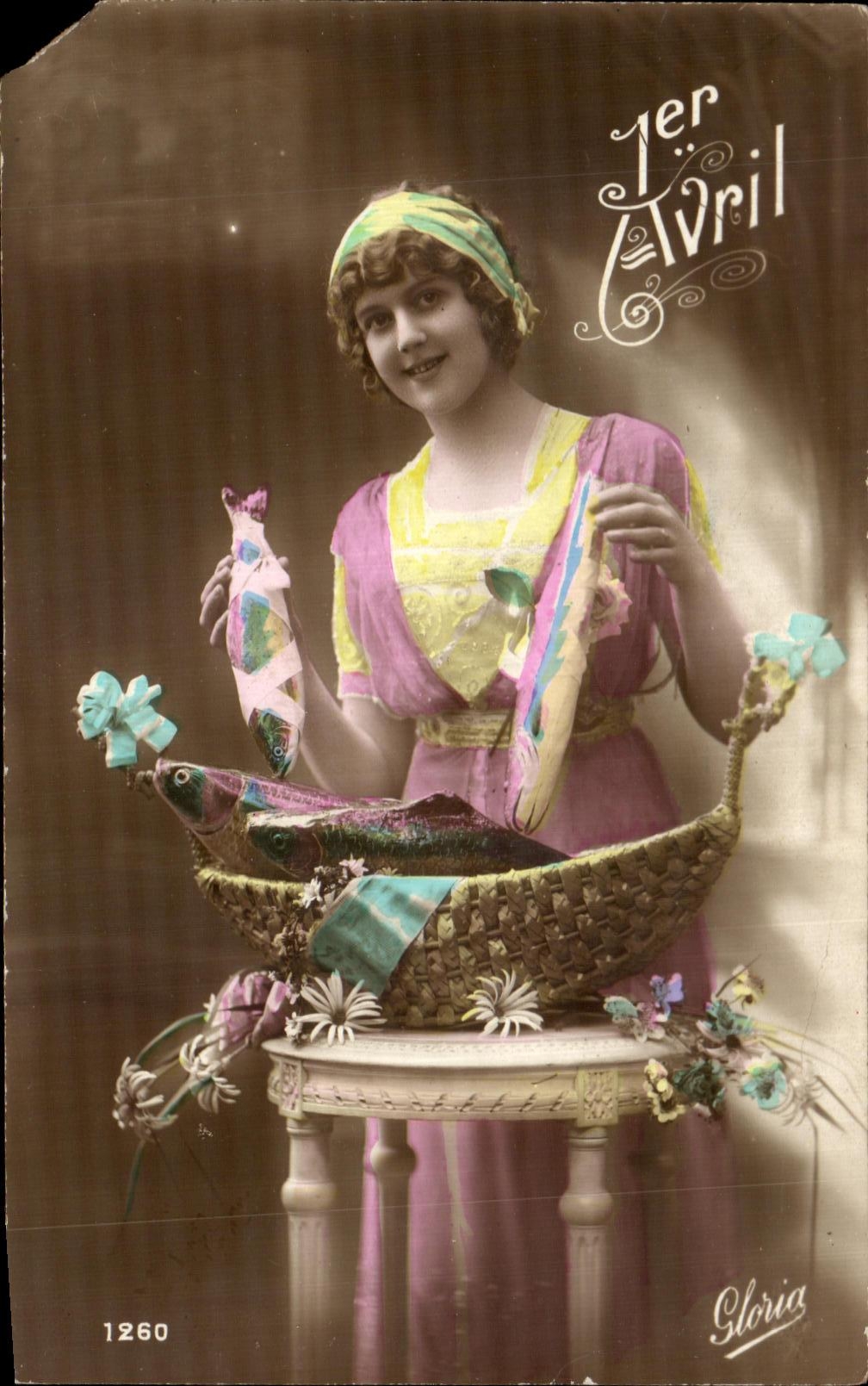 CPA 1er Avril Fantaisie Femme Paques Easter
