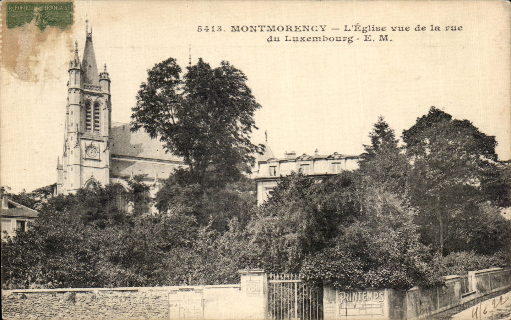 CPA Montmorency L Eglise Vue de la rue du Luxembourg