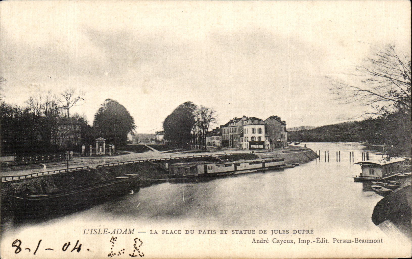 CPA L Isle Adam La Place du Patis et statue de Jules Dupre