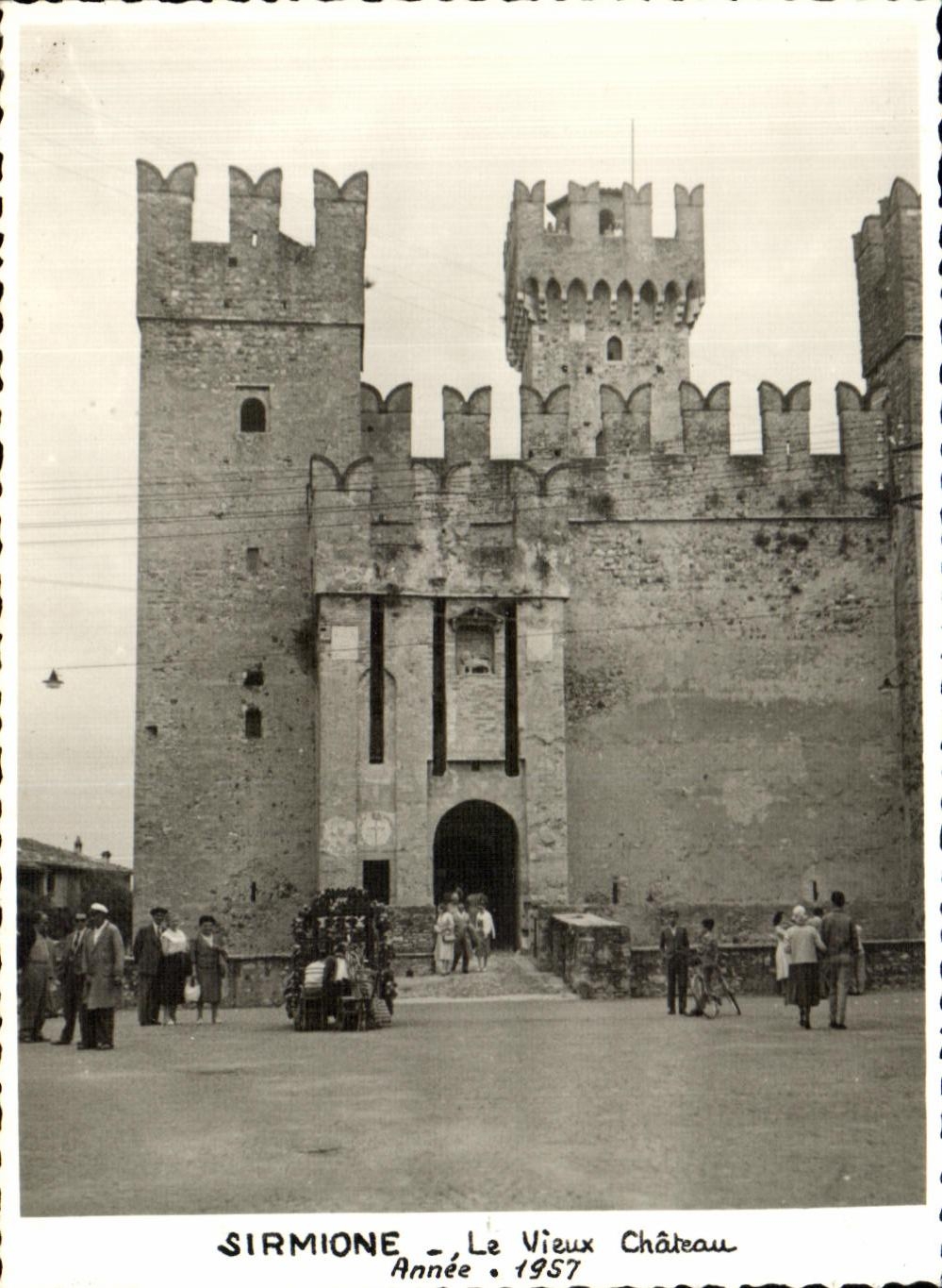 CPA Sirmione Le Vieux Chateau Annee 1957
