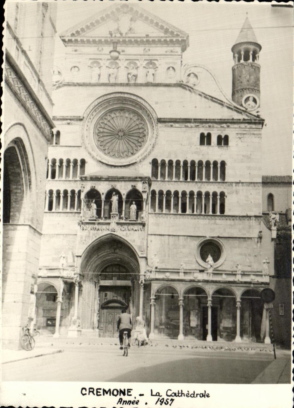 CPA Cremone La Cathedrale Annee 1957