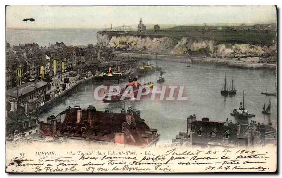 CPA Dieppe La Tamise dans l Avant Port Bateaux