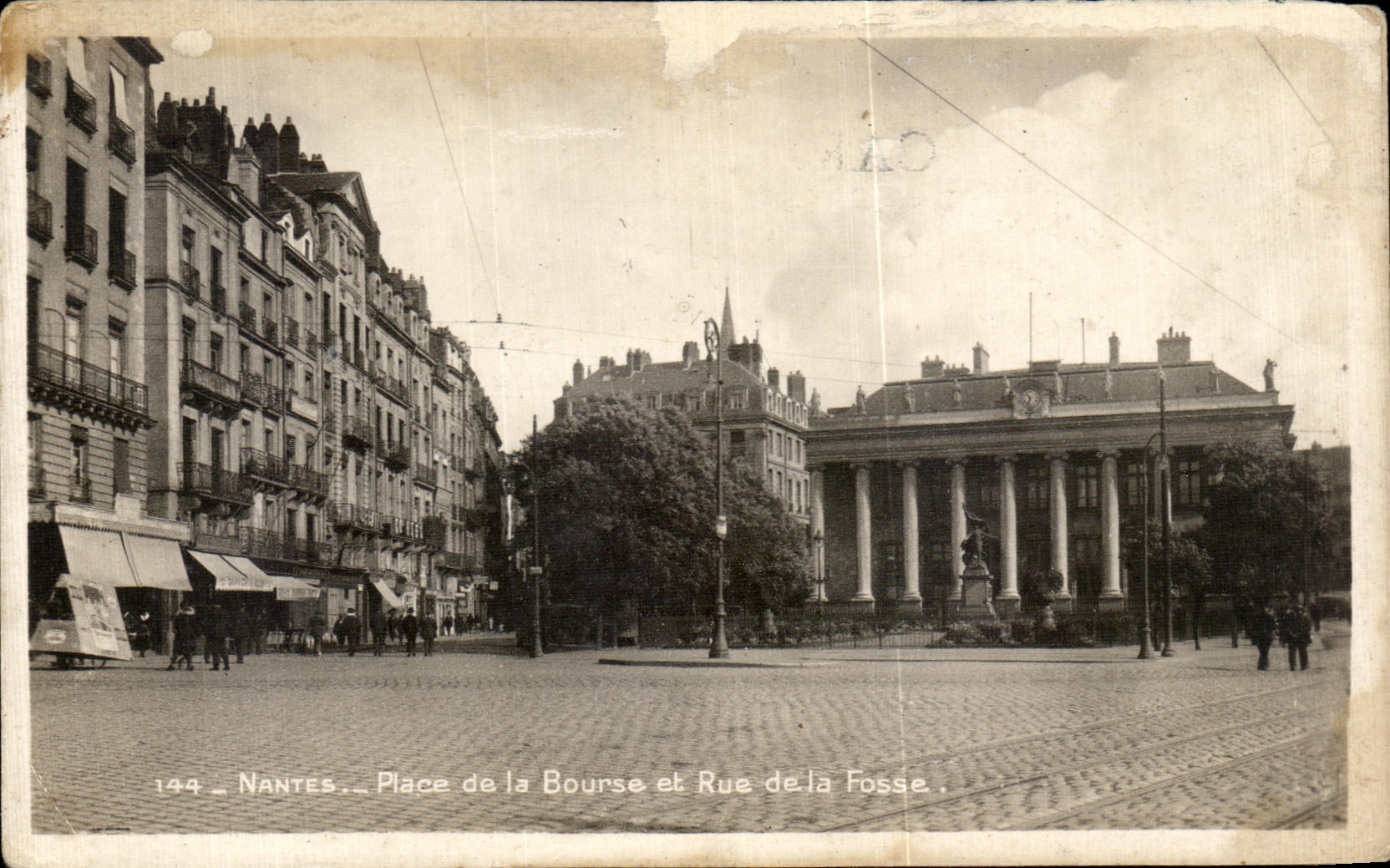 CPA Nantes Place de la Bourse et Rue de la Fosse
