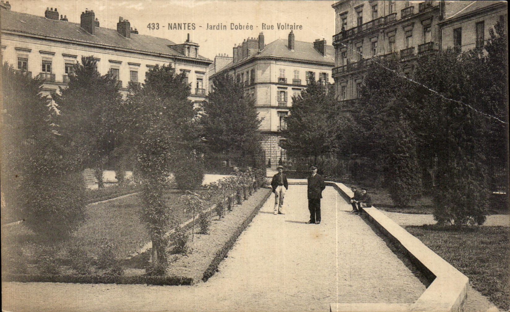 CPA Nantes jardin Cobree Rue Voltaire