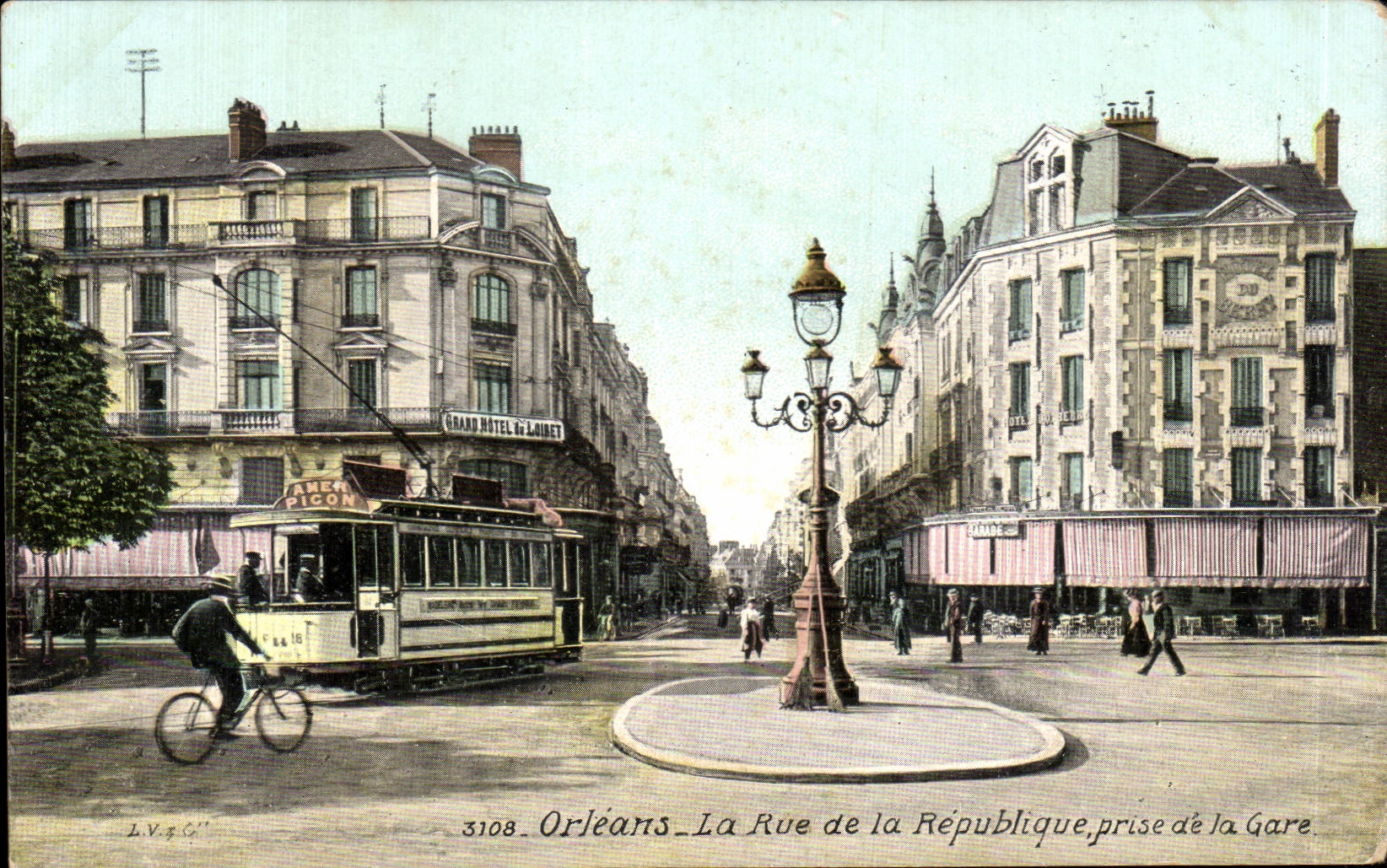 CPA Orleans La Rue de la Republique prise de la Gare
