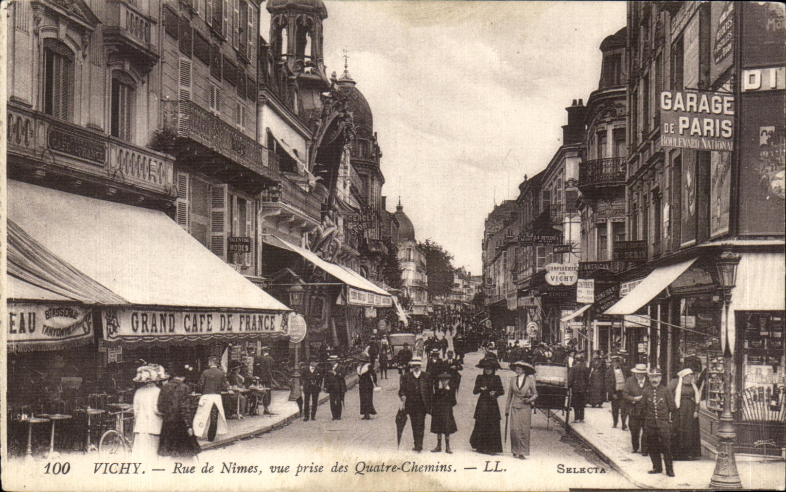 CPA Vichy Rue de Nimes vue Prise des Quatre Chemins