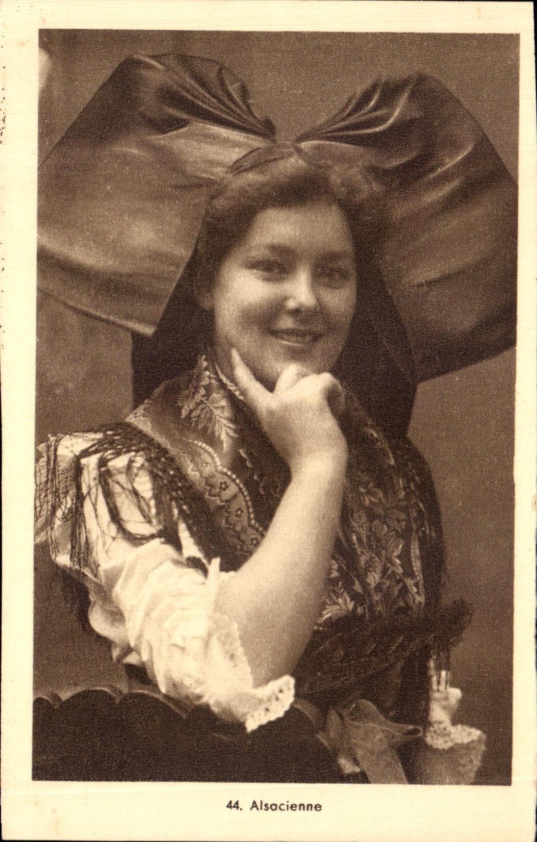 CPA Alsacienne Folklore costume Alsace