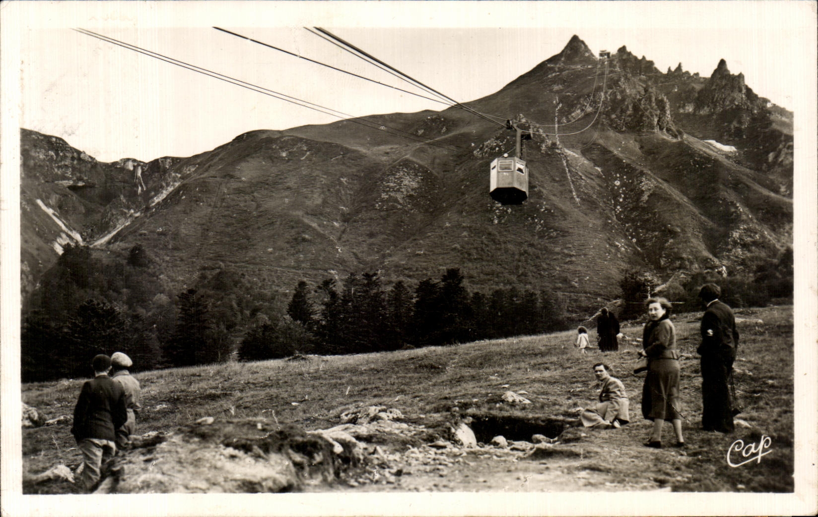 CPA Le Mont Dore Sancy Les Aiguilles du Diable