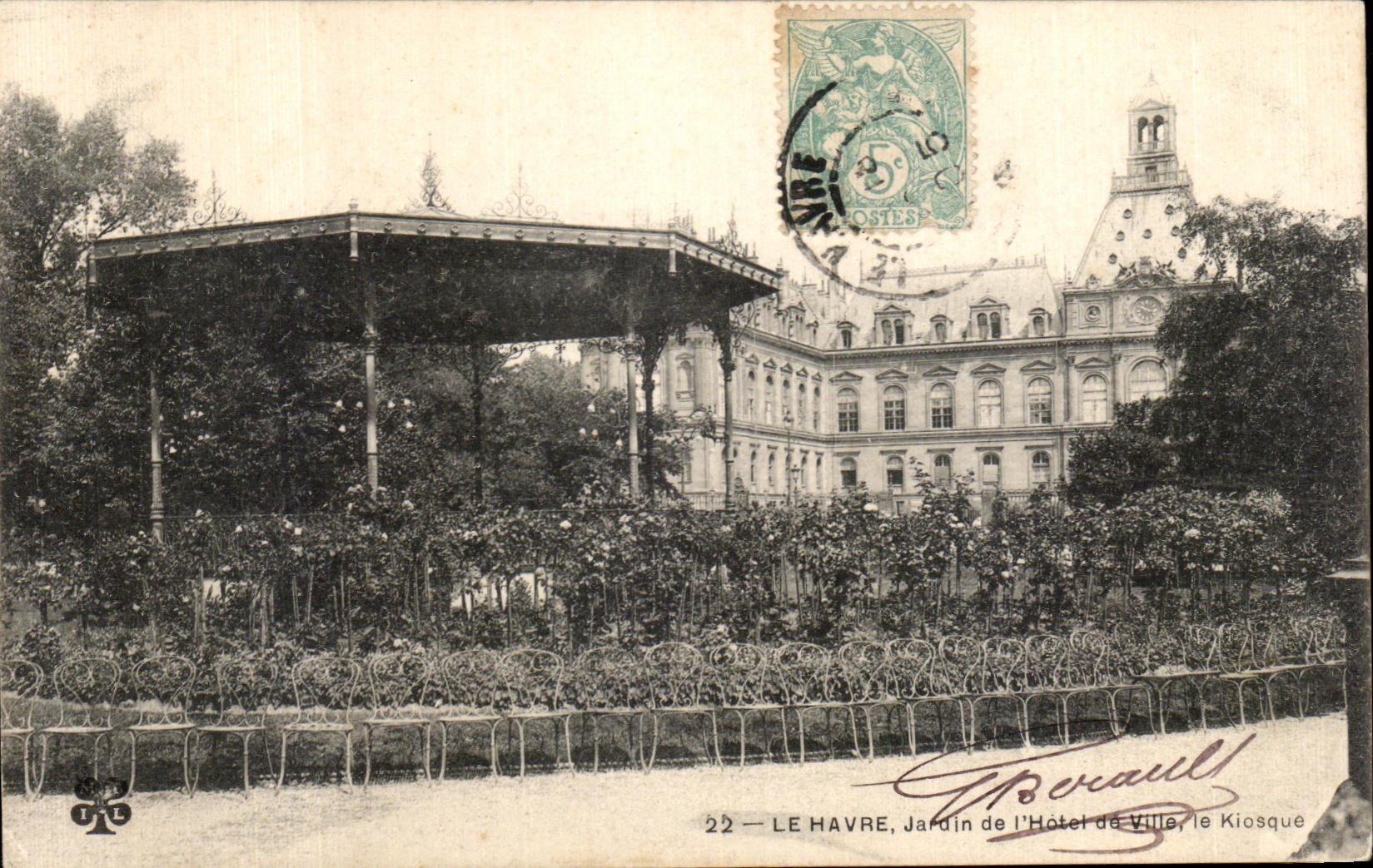 CPA Le Havre Jardin de l Hotel de Ville le Kiosque