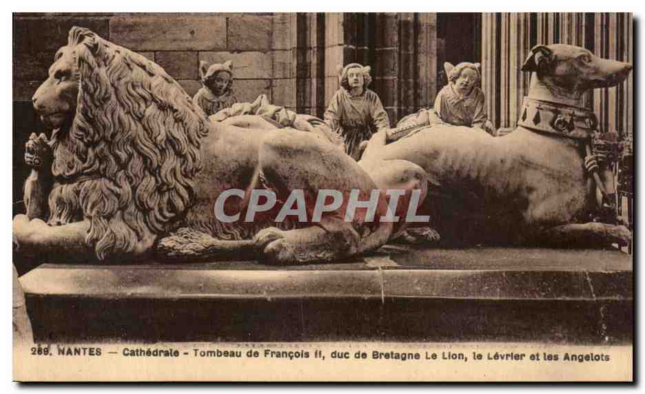 CPA Nantes Cathedrale Tombeau de Francois duc de Bretagne Le Lion Chien Dog
