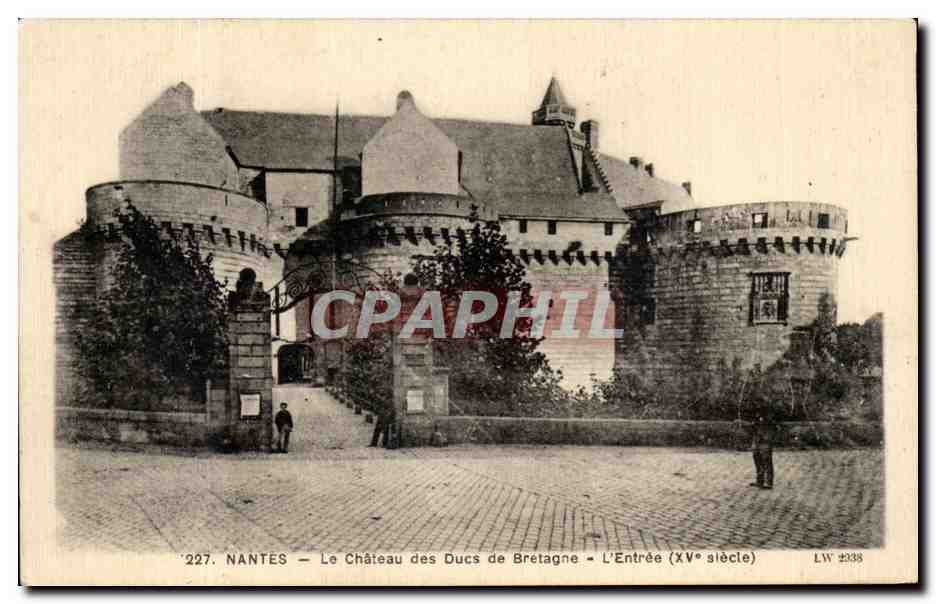 CPA Nantes Le Chateau des Duces de Bretagne L Entree 