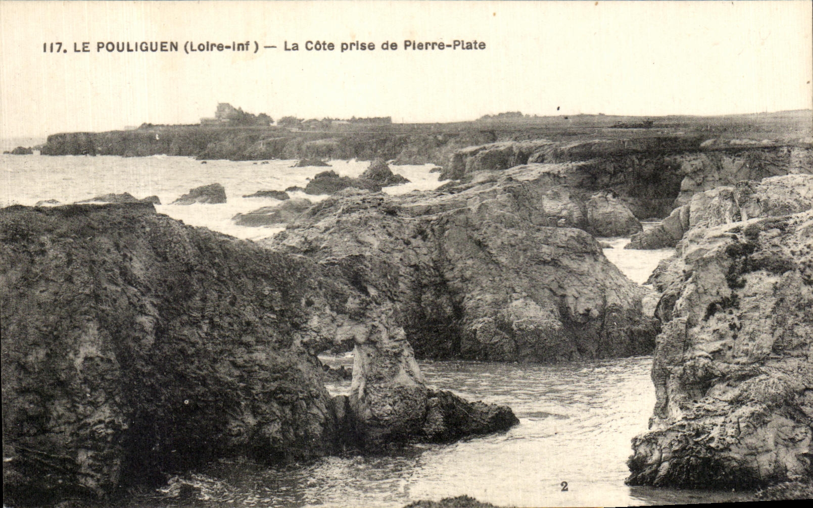 CPA Le Pouliguen La Cote prise de Pierre Plate