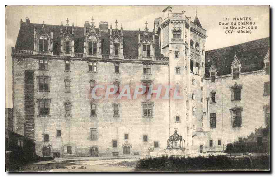 CPA Nantes Cour du Chateau Le Grand Logis