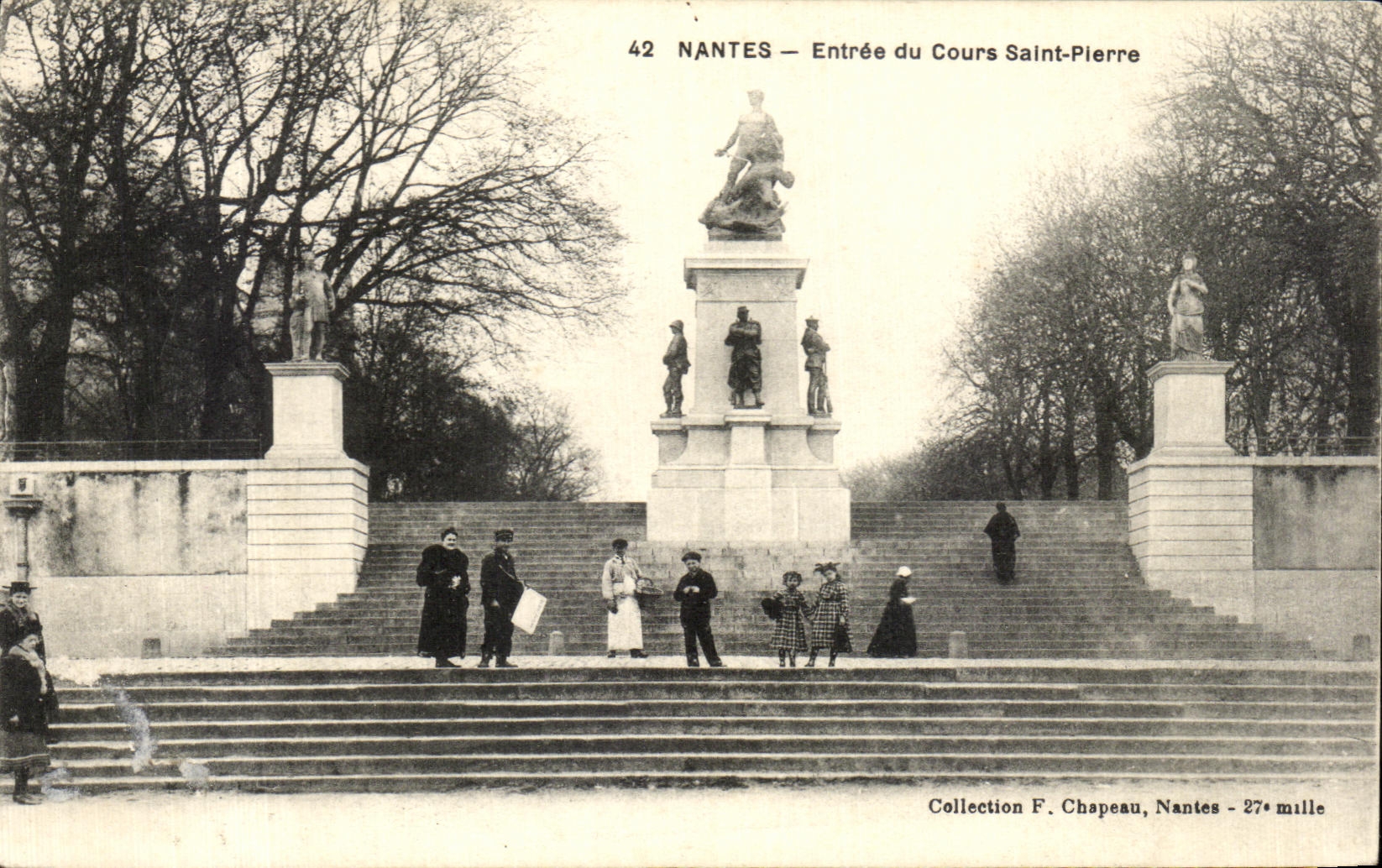 CPA Nantes Entree du Cours Saint Pierre