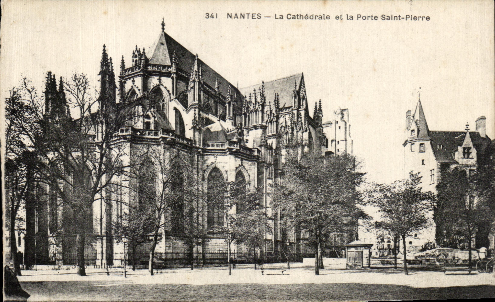 CPA Nantes La cathderale et la Porte Saint Pierre 