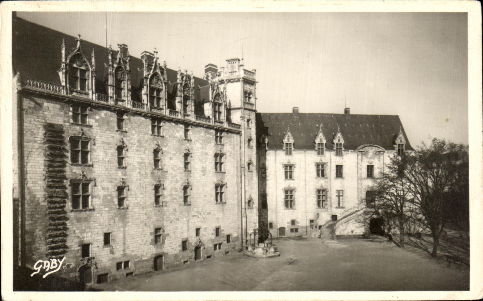 CPA Nantes Le Chateau des Ducs de Bretagne Le Grand Logis