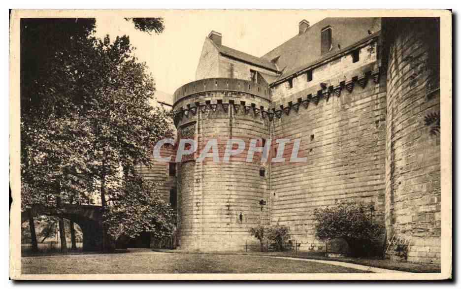 Nantes — Château des Ducs de Bretagne, Tour de la Boulangerie — Éditions d'Art Yvon, Paris