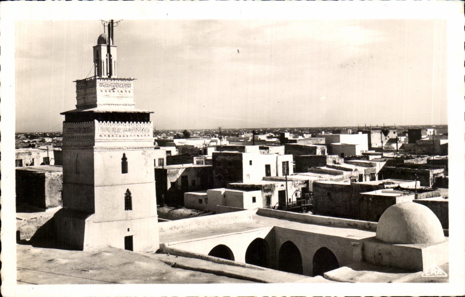 CPA Tunisie Sfax Mosquee Bou Chouicha et la Ville Arabe