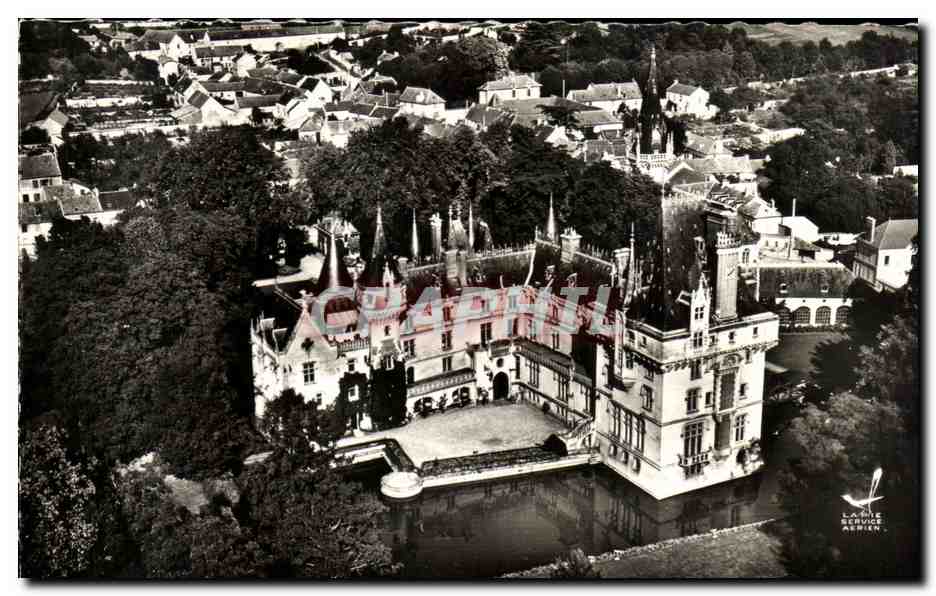 CPA En Avion Au Dessus De Vigny Le Chateau La Cour d Honneur