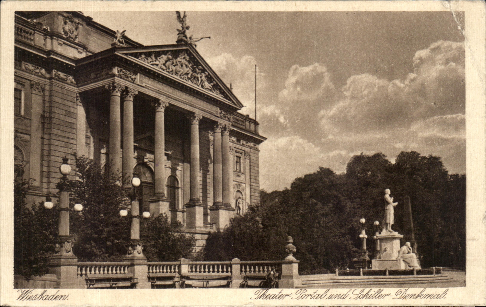 Wiesbaden — Théâtre, portail et monument Schiller — Kunstverlagsanstalt, N° 6764