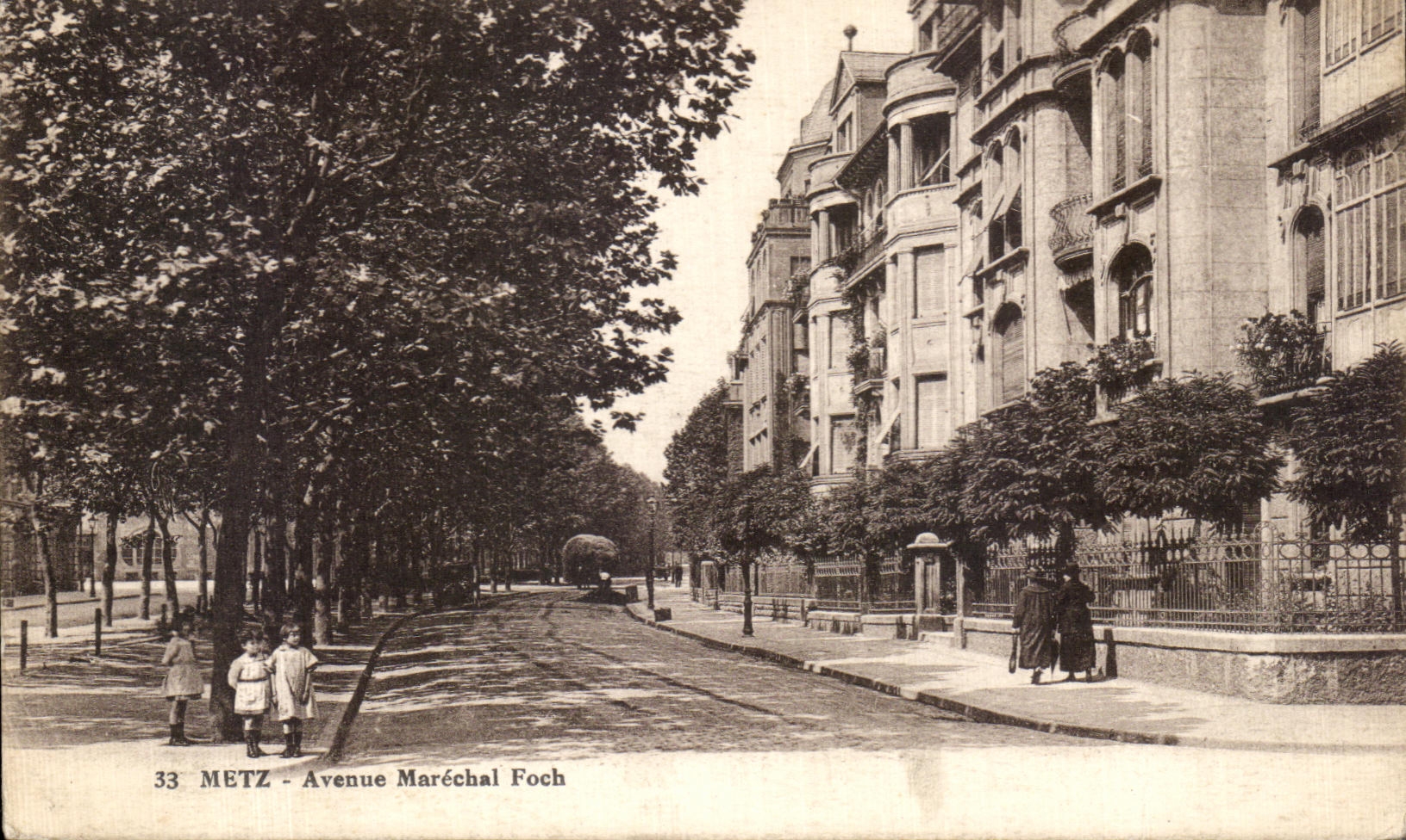 CPA Metz Avenue Marechal Foch