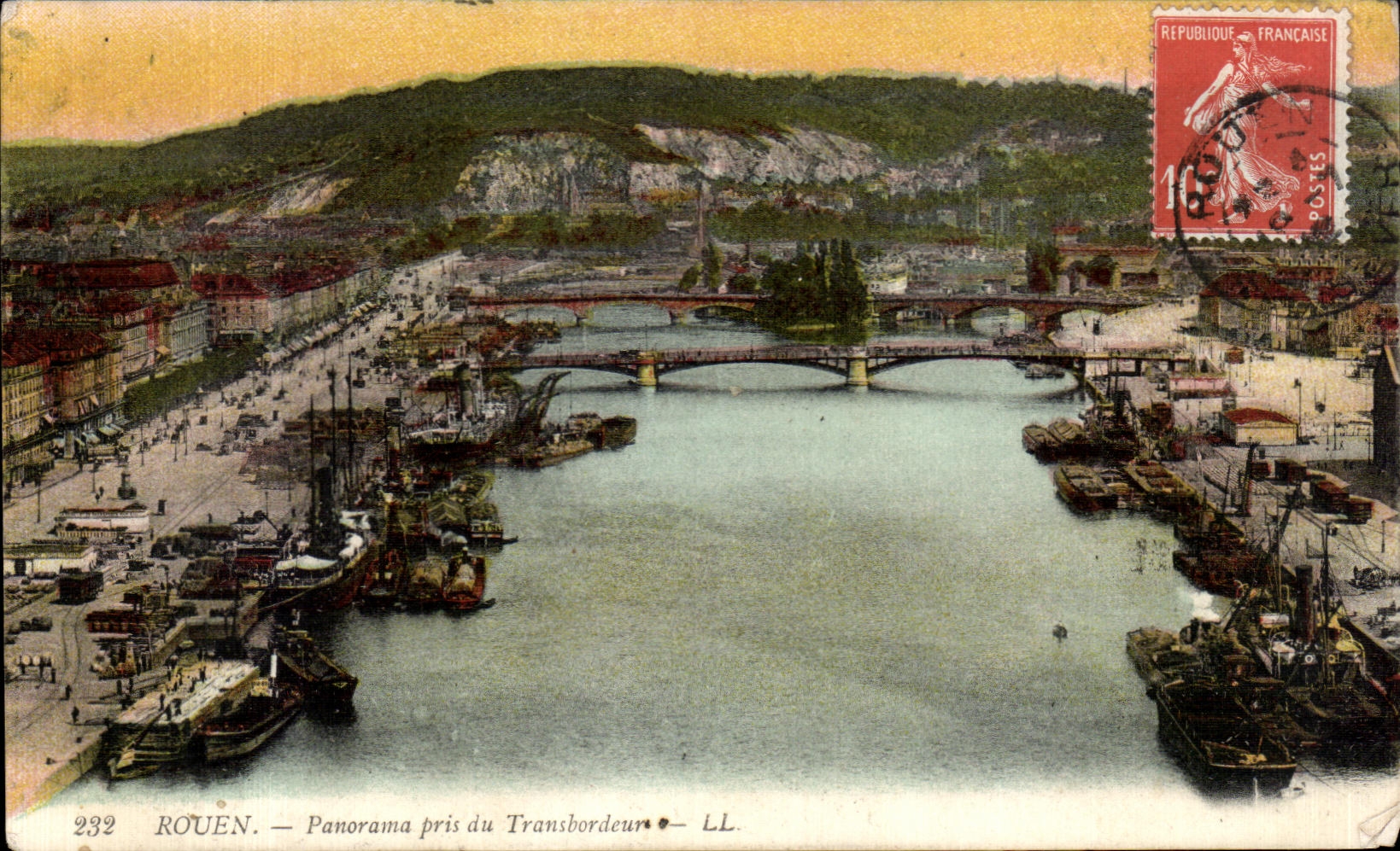 CPA Rouen Panorama pris du Transbordeur Bateaux