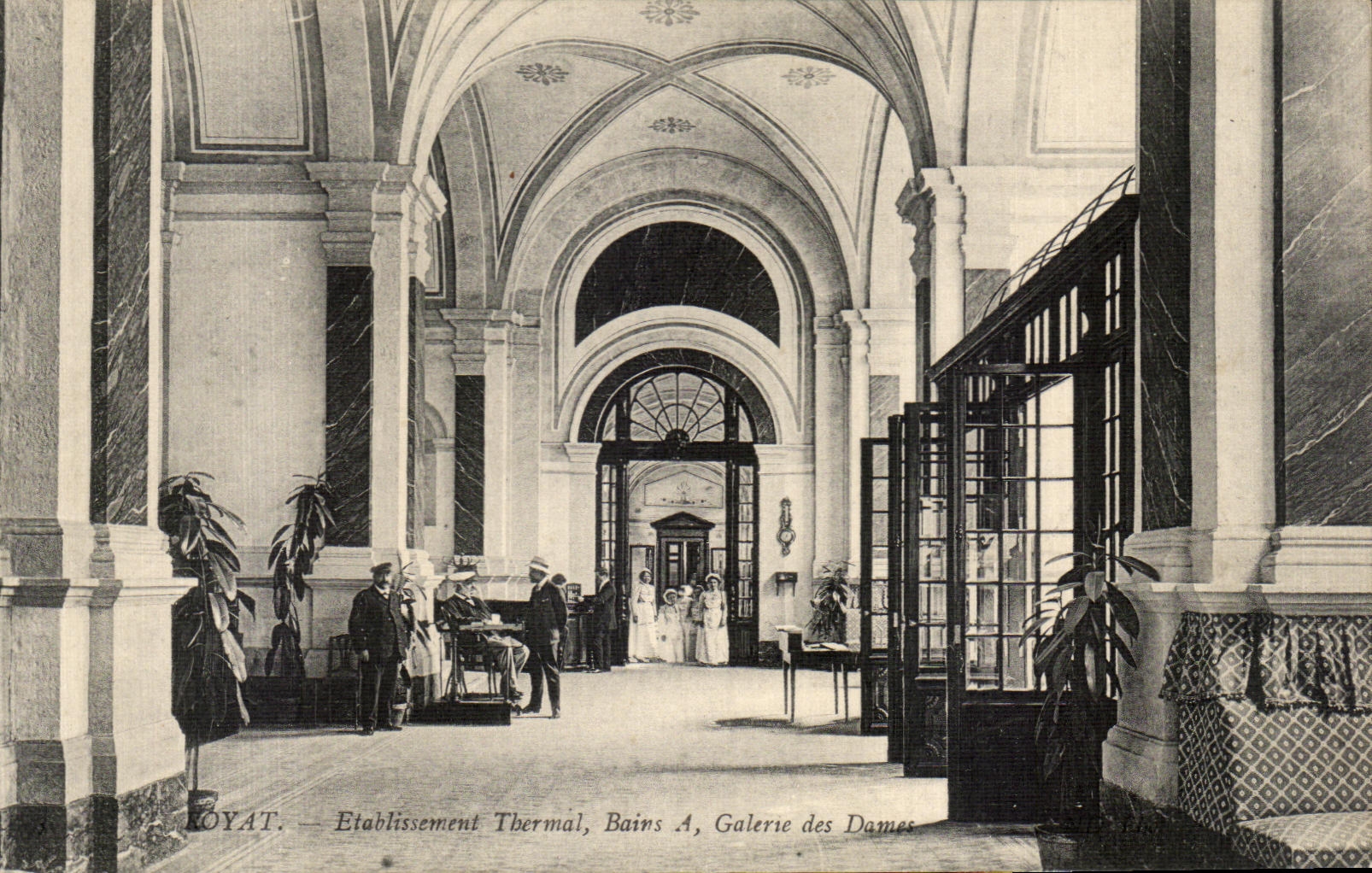CPA Royat Etablissement Thermal Bains Galerie des Dames
