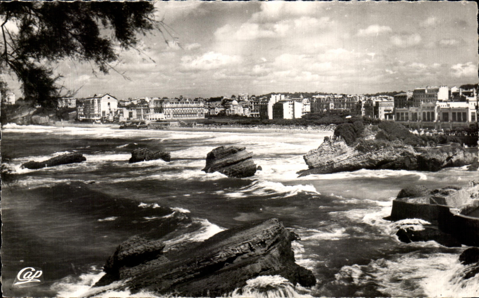 CPA Biarritz Vue vers la Grande Plage