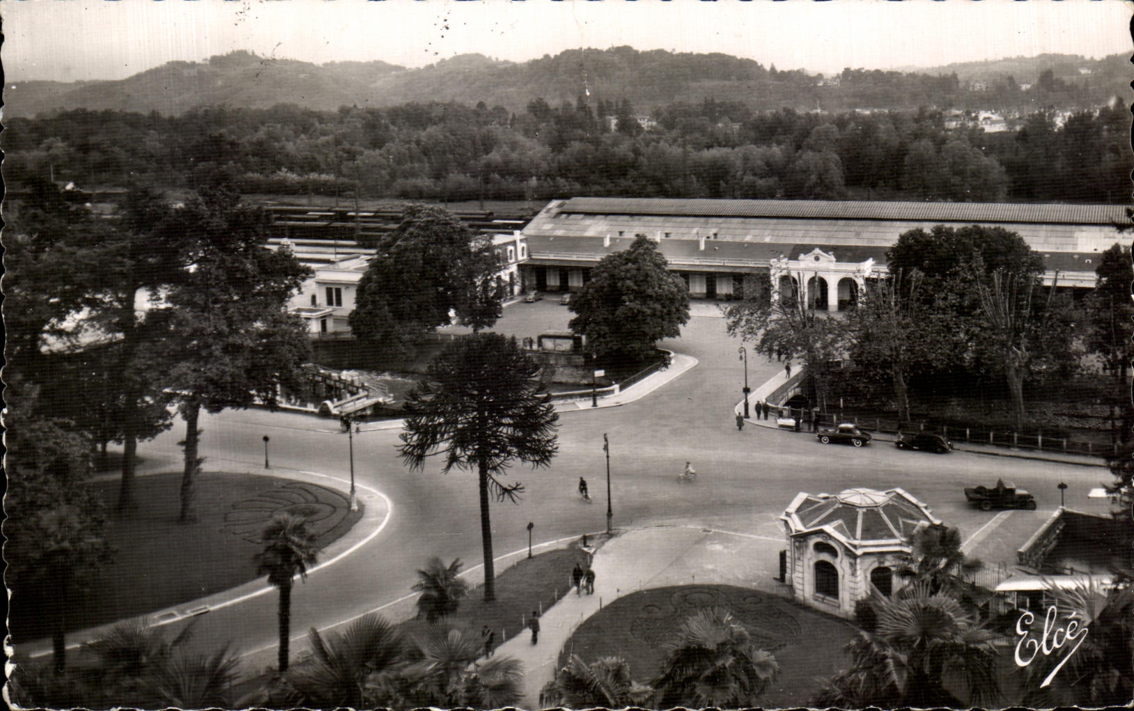 La Gare et les Côteaux de Jurançon — vue depuis le Boulevard des Pyrénées — L. Chatagneau, Pau