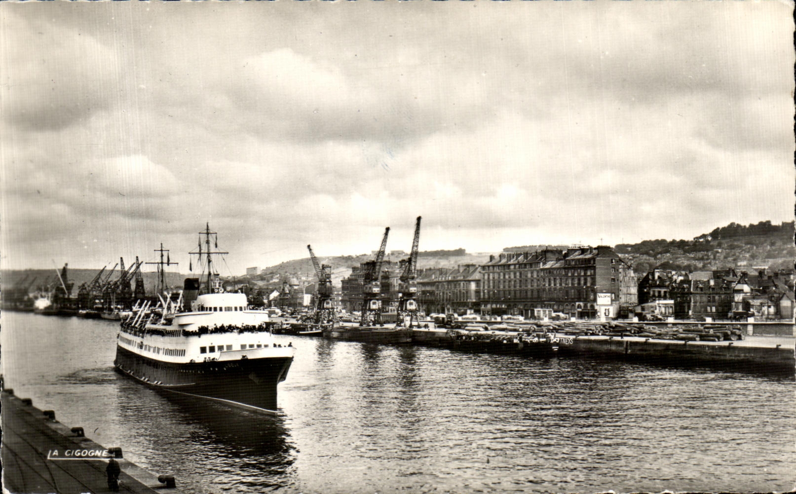 CPA Rouen (Seine Marlin) Le Port Bateau