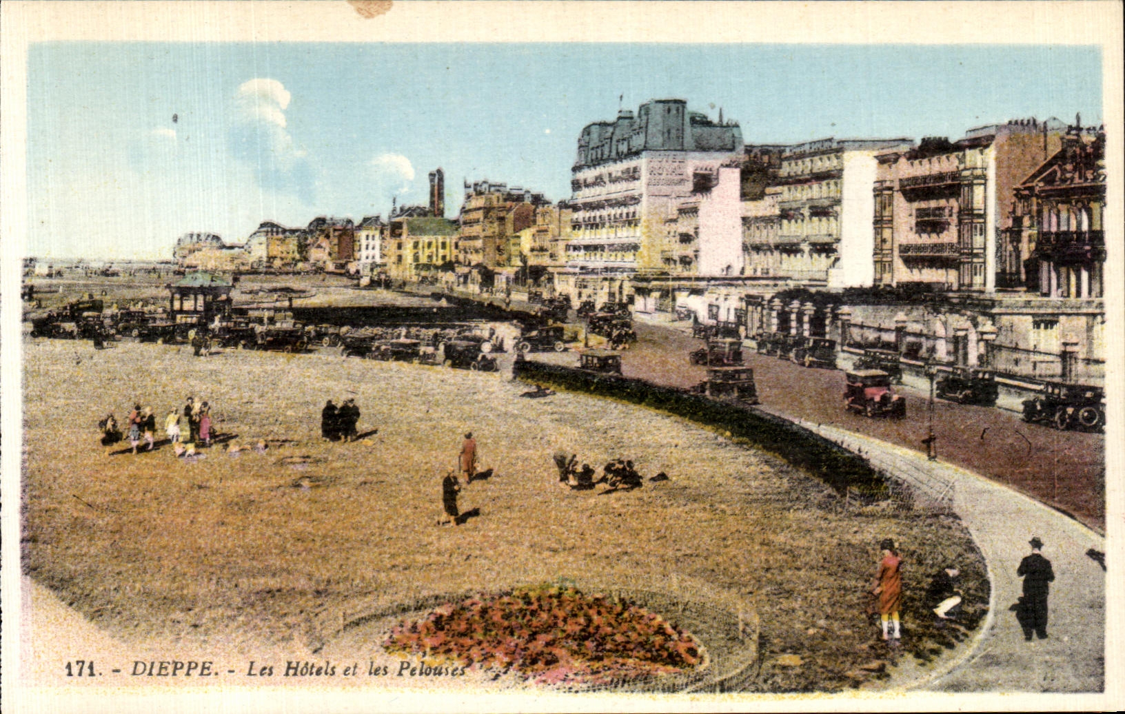 CPA Dieppe Les Hotels et les Pelouses