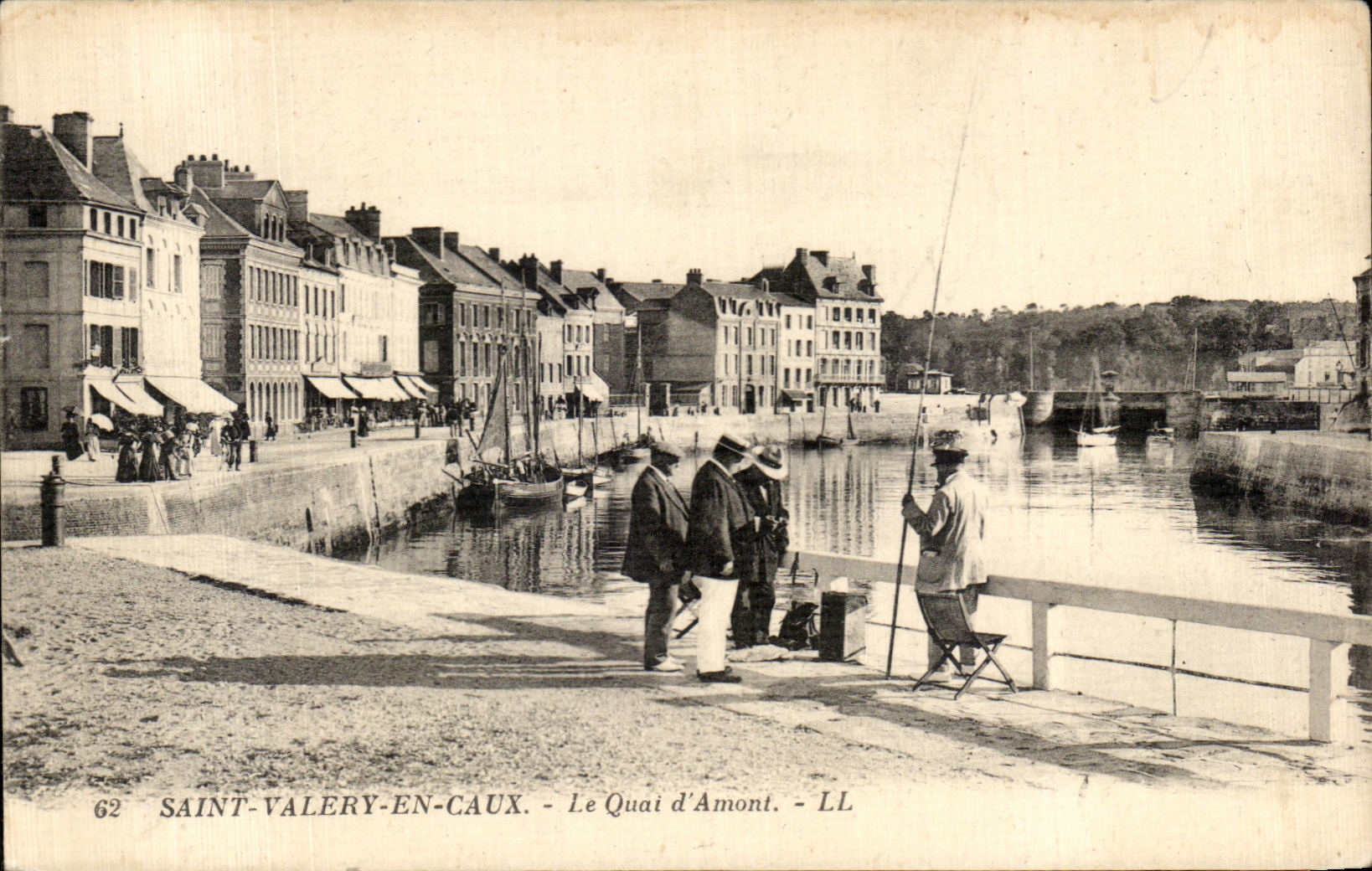 CPA Saint Valery En Caux Le Quai d Amont Pecheur Peche 