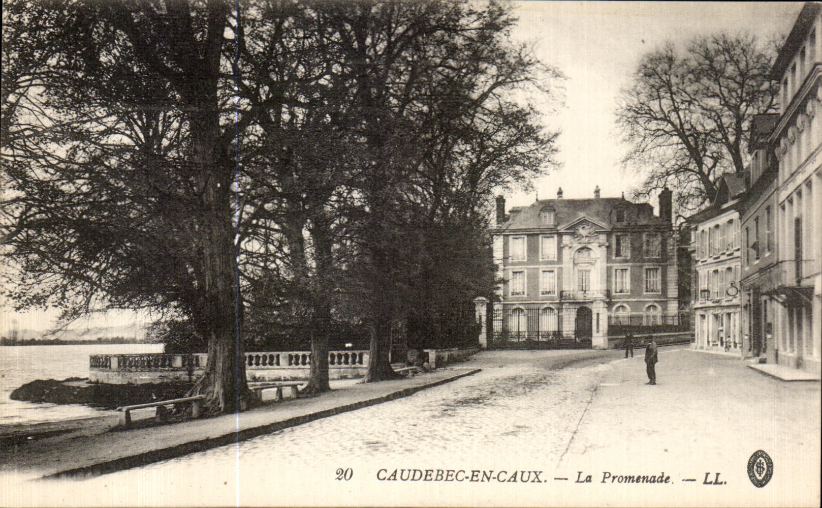 CPA Caudebec En Caux La Promenade