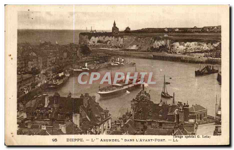 CPA Dieppe L Arundel Dans L Avant Port Bateau 