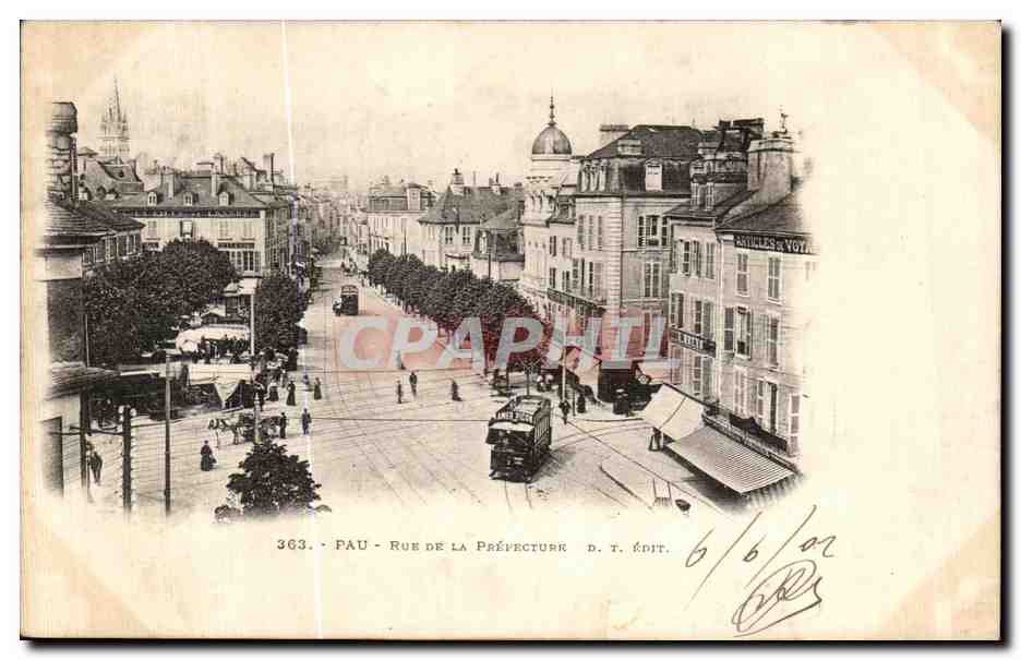 CPA Pau Rue de la Prepecture D T Edit