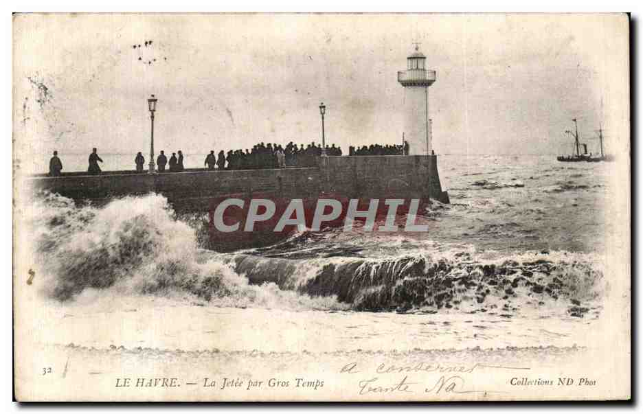 CPA Le Havre La Jetee par Gros Temps Phare Lighthouse
