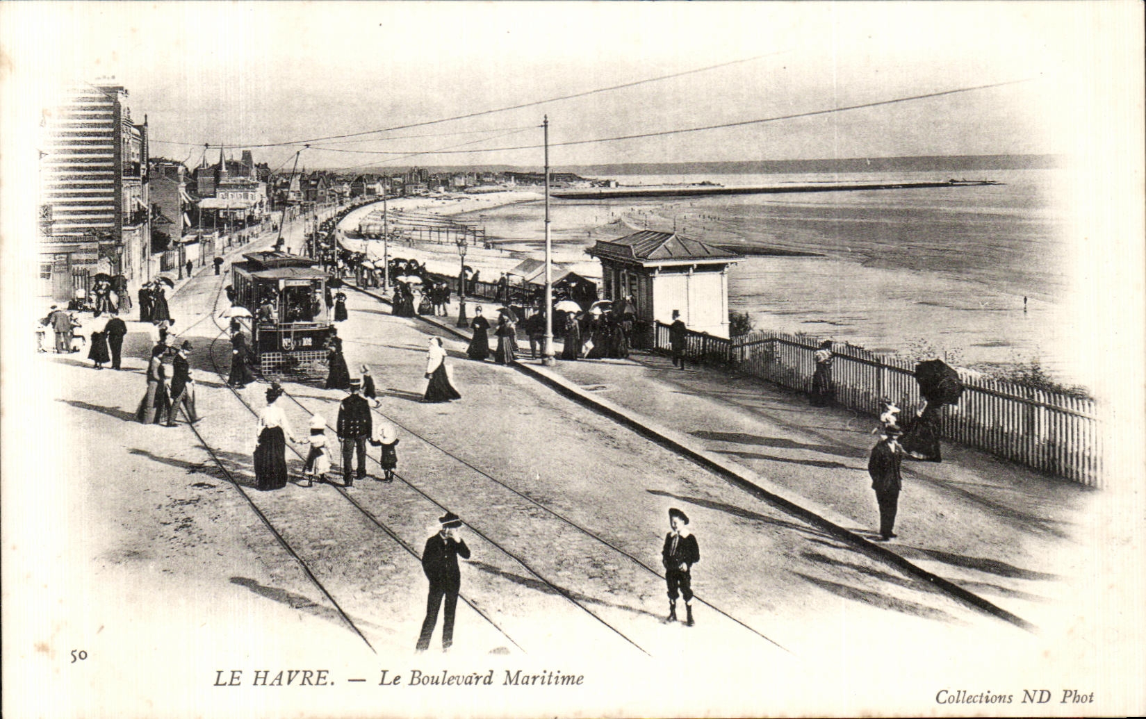 CPA Le Havre Le Boulevard Maritime Tramway