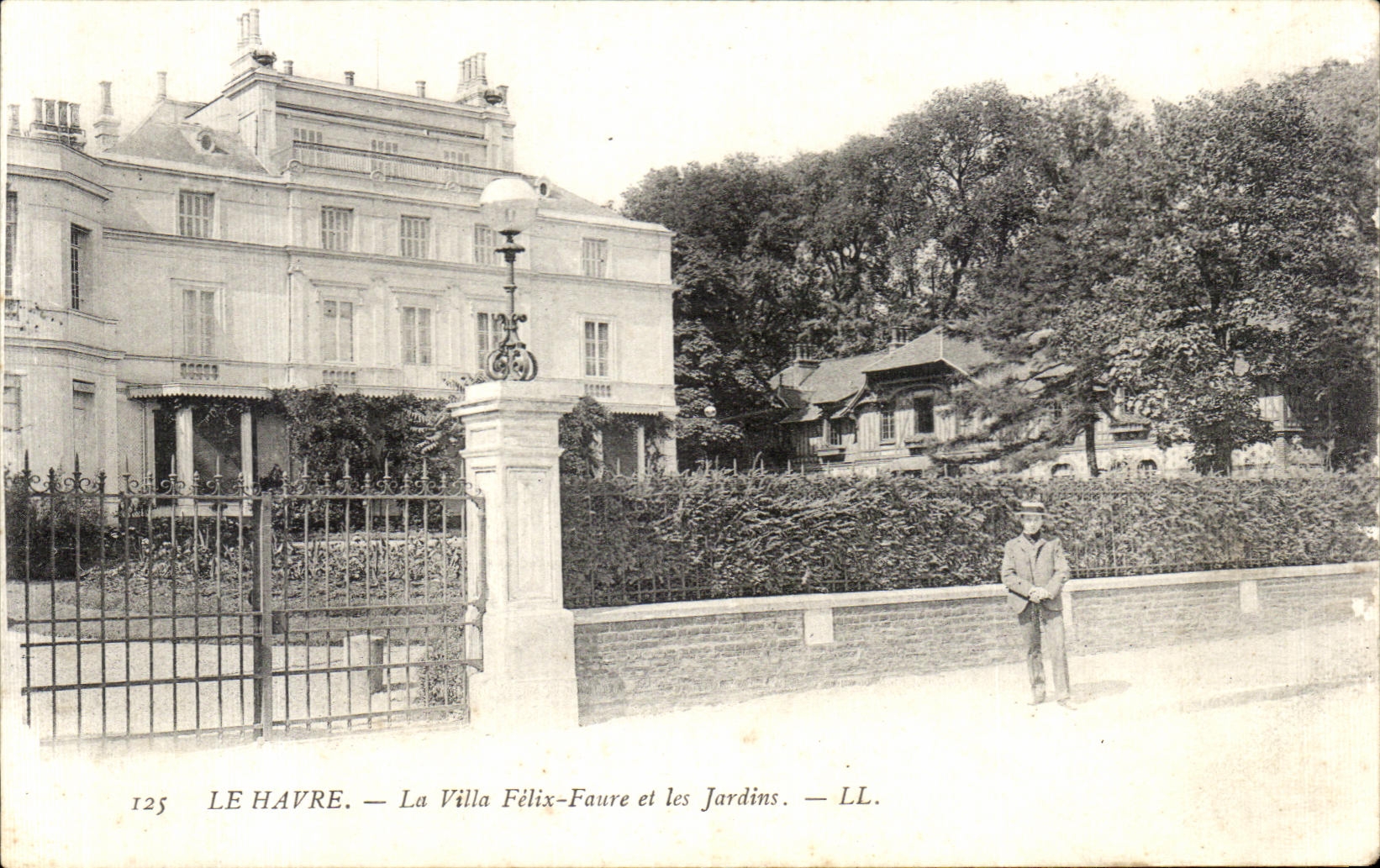 CPA Le Havre La Villa Felix Faure et les Jardins