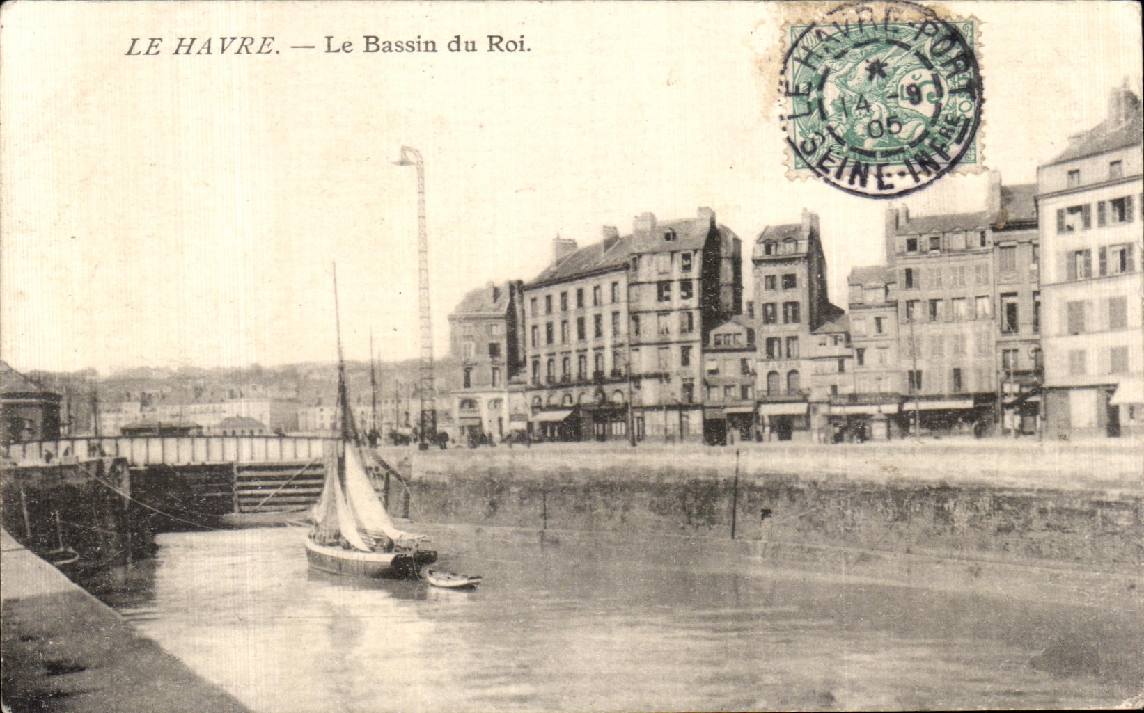 CPA Le Havre Le Bassin du Roi Bateau