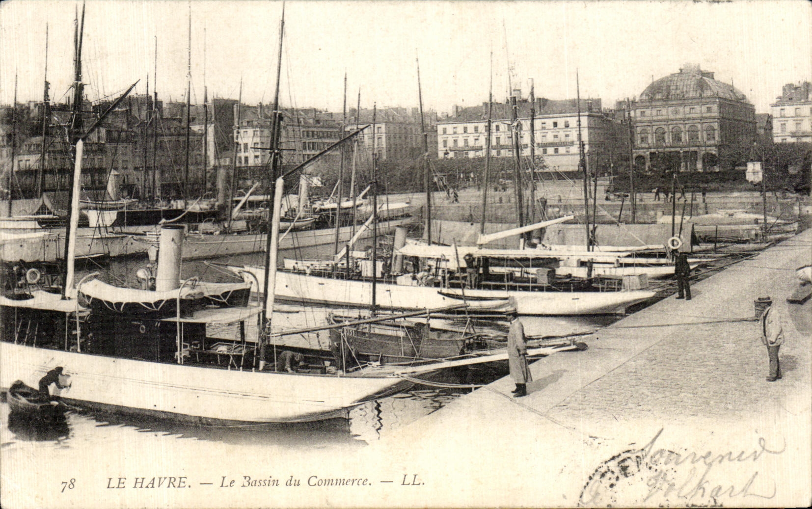 CPA Le Havre Le Bassin du Commerce Bateaux