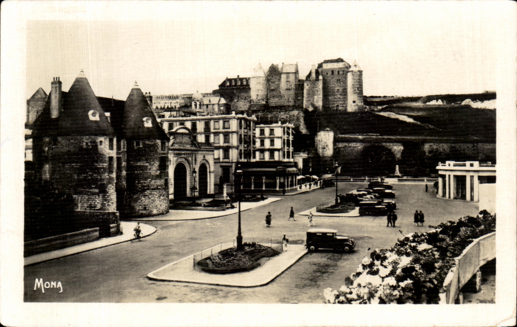 CPA Les Petits Tableaux de Normandie Dieppe Les Tourelles Theature le Chateau et l Esplanade du Casino The towers 